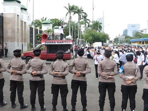 Polisi Siagakan 1.394 Personel Kawal Demo Aliansi Honorer di DPR
