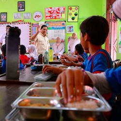 Program MBG Lambat, Dana Disiapkan Rp71 T Baru Habis Rp5 T