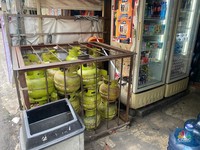 Warung di Kwitang Masih Jual LPG 3 Kg, Jumlah Sangat Terbatas