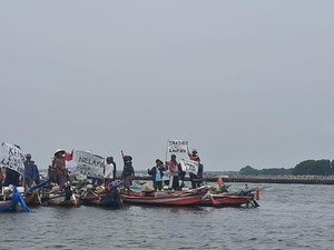 Pagar Laut Bekasi Dibongkar, Pelaku Didenda Rp 2 Miliar