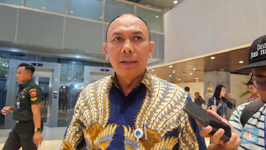 Dirjen Infrastruktur Digital Komdigi, Wayan Toni saat ditemui usai rapat kerja dengan Komisi I DPR di Senayan, Selasa (4/2/2025). (CNBC Indonesia/Intan)