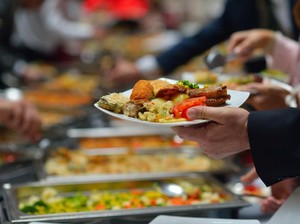 Duh! 250 Orang Keracunan Usai Lahap Makanan Kondangan