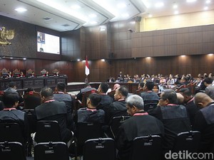 Tutupi Status Eks Napi, Cabup Boven Digoel Petrus Omba Didiskualifikasi MK