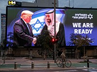 Jreng! Poster Trump dan 'Damai' Israel-Arab Saudi Muncul di Mana-Mana