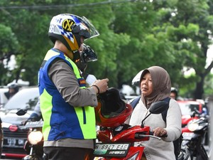 Polisi Sapa Warga Kota Malang hingga Beri Pelayanan Masyarakat