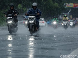 Potensi Hujan Lebat 18-24 November 2025, Ini Tips Hadapi Cuaca Ekstrem