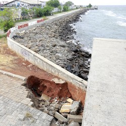 Pemerintah Mulai Cicil Bangun Tanggul Laut Raksasa, Lokasinya Disini
