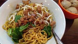 Bakmi Legendaris di Jakarta Timur hingga Cara Makan yang Bikin Culture Shock