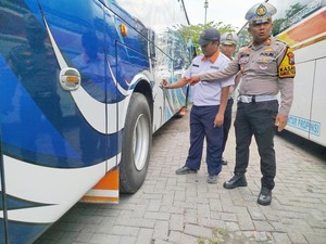 Cegah Laka lantas, Polres Bangkalan Lakukan Ramp Check di Terminal