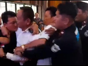 2 Kades di Ogan Ilir Adu Gulat Saat Pemilihan Ketua Forkom, Polisi: Sudah Damai