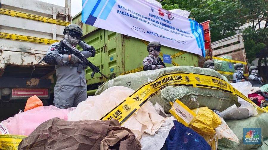 Ekspose hasil pengawasan barang impor ilegal di kantor Kemendag, Jakarta, Rabu (5/2/2025). (CNBC Indonesia/Martyasari Rizky)