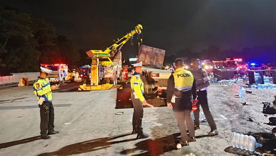 Kecelakaan maut di Gerbang Tol Ciawi 2. (Dok. Istimewa via Detikcom)
