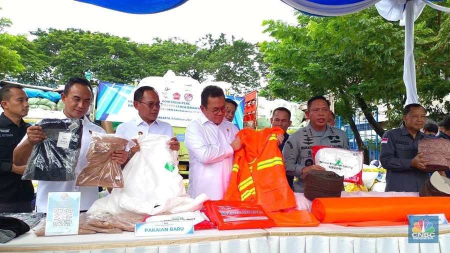 Ekspose hasil pengawasan barang impor ilegal di kantor Kemendag, Jakarta, Rabu (5/2/2025). (CNBC Indonesia/Martyasari Rizky)