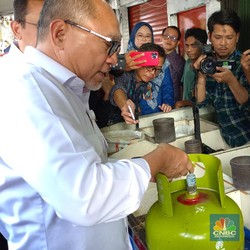 Sidak Sembako-LPG 3 Kg ke Pasar, Zulhas Didesak Turunkan Harga Beras
