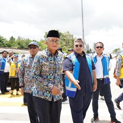 Menteri Dody Turun Gunung ke Lokasi Tabrakan GT Ciawi, Kutuk Truk ODOL