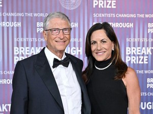 Bill Gates dan Pacar Hadiri Pernikahan Jeff Bezos di Venesia