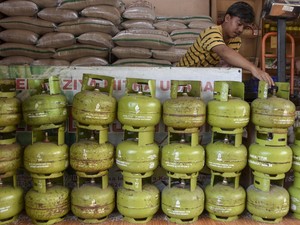 Cerita Warga Kesulitan Cari Gas Melon yang Mulai Langka di Sukabumi