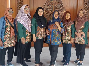 Pesan Damai Perajin Batik Mojokerto Jelang Pelantikan Gubernur Jatim
