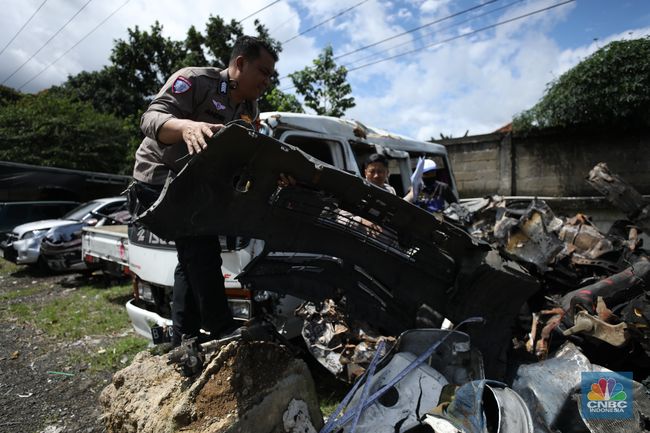 Kokrak va mushuk Donetsk viloyati Selydove shahrida porno