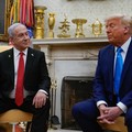 Senyum Puas Netanyahu saat Bertemu Trump di Washington AS