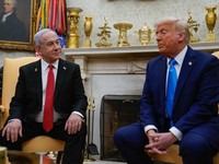 Senyum Puas Netanyahu saat Bertemu Trump di Washington AS