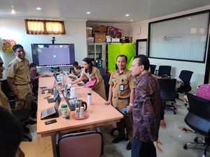 Sekda Bali Sidak Penggunaan Tumbler ke 10 Kantor Dinas Pemprov