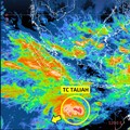 BMKG: Jabodetabek Siaga Hujan-Angin Kencang, RI Waspada Siklon Taliah