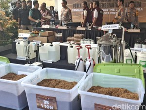 Polisi Tangkap 2 Peracik Tembakau Sintetis di Pabrik Narkoba Terbesar di Jabar