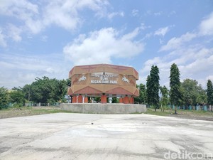 Pemkab Dompu Habiskan Rp 2 Miliar untuk Bangun Tugu, tapi Terbengkalai