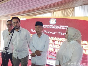 Jeje Ritchie Ismail-Asep Ismail Ditetapkan Jadi Bupati-Wabup KBB Terpilih