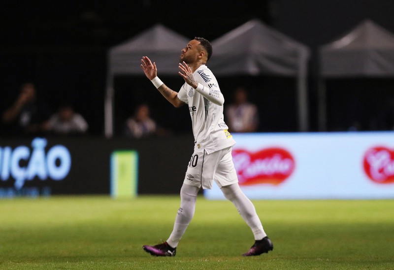 Laga debut pespak bola Santos FC, Neymar saat laga melawan Botafogo FC, Kamis (6/2/2025). (REUTERS/Carla Carniel) Laga debut pespak bola Santos FC, Neymar saat laga melawan Botafogo FC, Kamis (6/2/2025). (REUTERS/Carla Carniel)