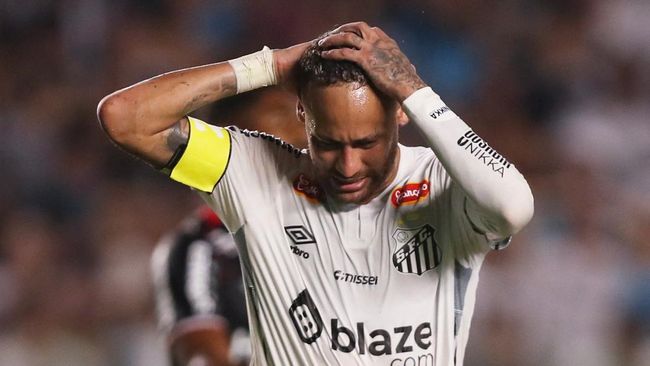 Ekspresi Kecewa Neymar saat Imbang di Laga Comeback Bersama Santos FC