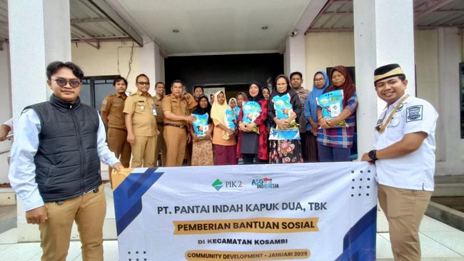 Ringankan Masyarakat, PIK2 Salurkan 6.000 Paket Beras ke Sejumlah Desa