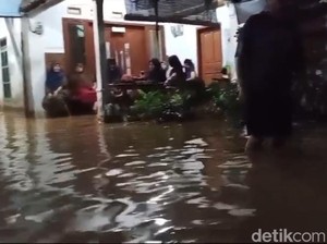 Puluhan Rumah di Probolinggo Diterjang Banjir gegara 2 Jembatan Putus