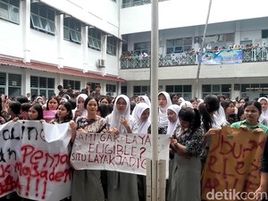 Tak Bisa Ikut SNBP 2025, Ratusan Siswa SMKN 10 Medan Demo di Sekolah