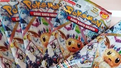 Brewek Kartu Pokemon TCG, detikpop Dapat Godpack!