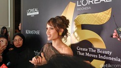 Cinta Laura Ungkap Rasanya Diingat dan Ngobrol Bareng Heidi Klum-Jane Fonda