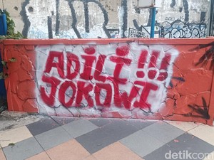 Coretan Adili Jokowi Ditemukan di 24 Titik Kota Surabaya