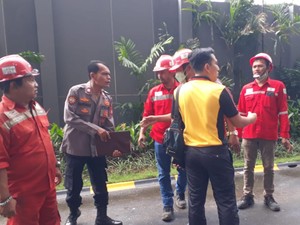 Dugaan Awal 2 Pekerja Jatuh dari Gondola Saat Bersihkan Apartemen Bekasi