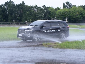 Jajal Performa Ban Bridgestone Turanza 6 di Innova Zenix