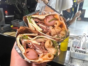 Rela Antre 1 Jam Demi Cicip Kebab Gendut yang Viral di Sunter!