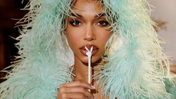 5 Tahun Tak Terbit, Majalah Playboy Kembali dengan Foto Toples Anak Artis