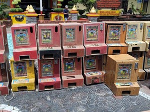 Penampakan Barbuk dari Sarang Judi-Narkoba yang Digerebek di Rejang Lebong