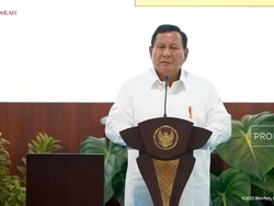 Prabowo: Kita Tak Bisa Melindungi dengan Kata-kata, Tapi Kekuatan
