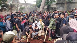 Kepergian Mendadak Ari Jamasari Kang Gobang Preman Pensiun