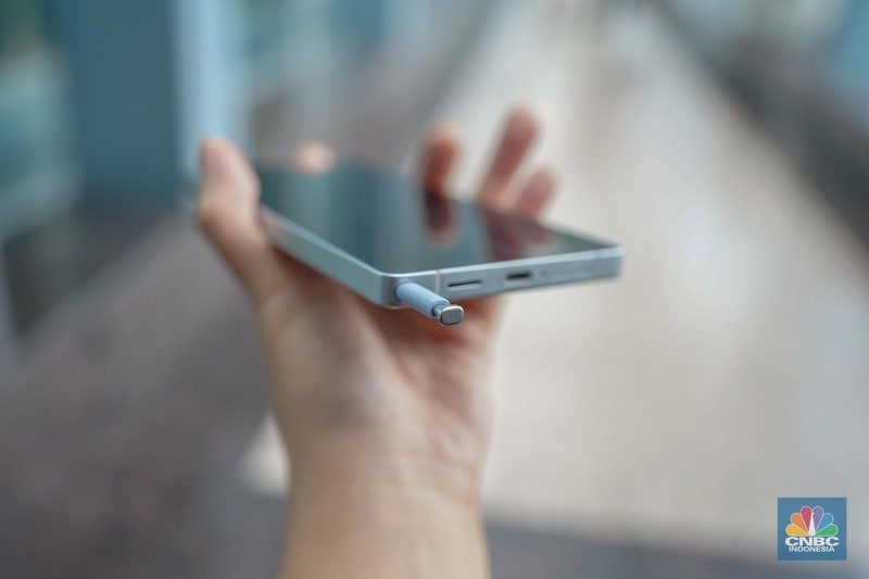 Samsung Galaxy S25 Ultra. (CNBC Indonesia/Faisal Rahman) Samsung Galaxy S25 Ultra. (CNBC Indonesia/Faisal Rahman)