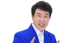 Penyanyi Korea Song Dae Kwan Meninggal Dunia