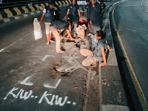 Hati-hati Banyak Jalan Berlubang di Lawang Malang