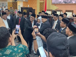 Danny Foto Bareng Appi-Aliyah Usai Hadiri Rapat Paripurna DPRD Makassar