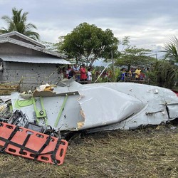 Penampakan Bangkai Pesawat Militer AS yang Jatuh di Tetangga RI